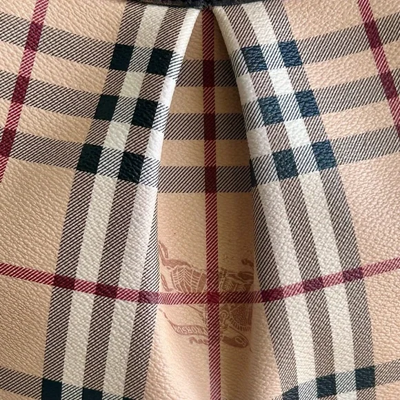 Burberry Haymarket Check Coated Canvas Crossbody Bag Excellent Condition - Picture 6 of 17